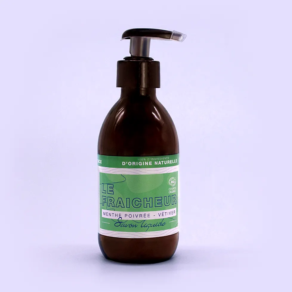 Une bouteille de 250ml de savon liquide Le Fraicheur